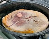 Une image de l'étape 9 de Rouelle marinée de porc aux tomates cerises et herbes aromatiques.
