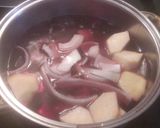 Foto del paso 4 de la receta Paletilla de cordero con salsa de vino, manzana y pera