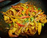 รูปขั้นตอนการทำที่ 3 ของ กุ้งผัดพริกหน่อไม้