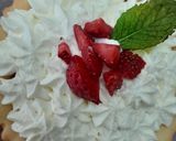Foto del paso 5 de la receta: Mini tarta de frutillas, dulce de leche y crema 🍓
