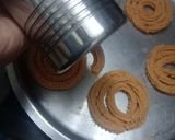 खुसखुशीत चकली (chakali recipe in marathi) रेसिपी स्टेप 3 फोटो 
