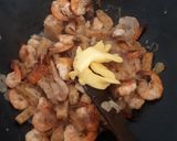 Foto langkah ke 6 dari resep Udang Tumis Mentega.
