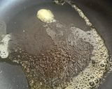 Hình bước làm 2 của món Cá Hồi Áp Chảo Ăn Kèm Súp Lơ Xanh Và Cà Rốt Bi Luộc (KeTo)