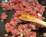 A picture of step 1 of Oven cooked beef chilli.
