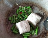 Foto langkah ke 3 dari resep Tumis buncis dan tahu ancur.