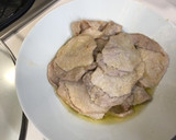 Foto del paso 1 de la receta: Lomo con salsa de piñones