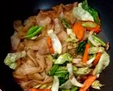 A picture of step 6 of Pad See Ew with Beef.