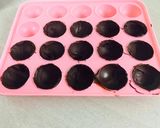 Une image de l'étape 2 de Bonbons chocolat meringue.