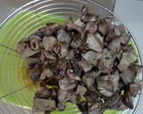 Foto langkah ke 1 dari resep Sambal goreng kentang hati (pedas).