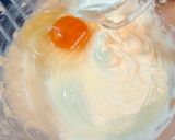 Foto langkah ke 3 dari resep Burnt Basque Cheesecake.