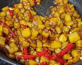 Foto langkah ke 3 dari resep Kentang Bumbu Kecap.