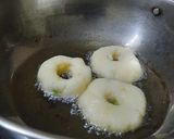 A picture of step 3 of Sooji vada.