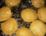 A picture of step 3 of Stuffed mandazis.