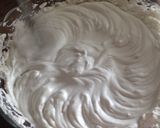 Foto del paso 9 de la receta: Peras al vino con merengue de vino tinto