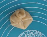 Foto langkah ke 8 dari resep Bakpia Kacang Hijau Teflon.