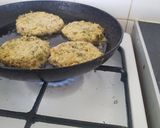 A picture of step 8 of Home made veggie and meat burgers.