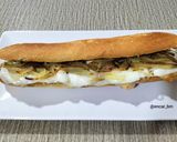 Foto del paso 5 de la receta: Bocadillo de lomo con queso, cebolla y ajoaceite