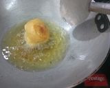A picture of step 4 of Tomato Bhajia Katoori Chaat.