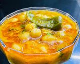 A picture of step 6 of Chiker Cholay with three Spices.