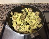 Foto del paso 3 de la receta Ensalada ligera de espinacas, setas y tofu