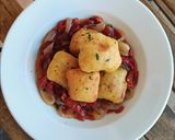 Foto del paso 8 de la receta: Bacalao en tempura con ensalada de piquillos y cebolla confitada