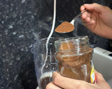 Foto del paso 3 de la receta: Frappé de café sabor caramelo refrescante🧋🟤🧊