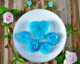Foto langkah ke 7 dari resep Puding Mawar Biru.