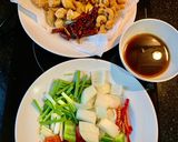 รูปขั้นตอนการทำที่ 1 ของ ไก่ผัดเม็ดมะม่วงหิมพานต์