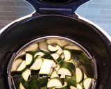 Foto del passaggio 1 della ricetta Frittata di zucchine e ricotta