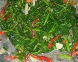 Foto langkah ke 3 dari resep Tumis kangkung sederhana.