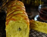 Foto langkah ke 8 dari resep Raisin Pumpkin Bread.
