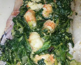 Foto del paso 4 de la receta: Merluza rellena de espinacas, gambas y piñones