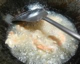 Foto langkah ke 4 dari resep Udang Goreng Tepung di Tumpeng Ultah (1213).