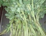 A picture of step 1 of Kulfay ka Saag aur Chicken.