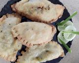 A picture of step 8 of D shape samosa.