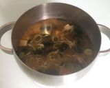 Foto del passaggio 5 della ricetta Zuppa di Miso con Tofu e alga Wakame