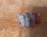 Baconbe göngyölt aszalt szilva falatkák recept fázis 2 fotója