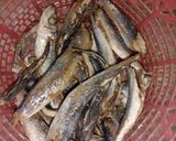 Foto langkah ke 1 dari resep Tumis ikan asin cabe ijo.
