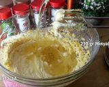 Foto langkah ke 2 dari resep 46. KUE KACANG CRACKERS BIMOLI.