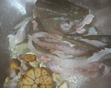 Foto del paso 1 de la receta: Bacalao fresco en su jugo con huevas de lumpus