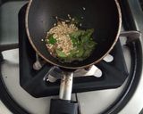 A picture of step 4 of Palak Dhokla.