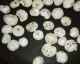 মাখানার পায়েস(makhanar payesh recipe in Bengali) রেসিপির ধাপ 2 ছবি