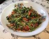 Une image de l'étape 14 de Cima di rapa aux anchois, poivron rouge et pecorino.
