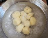 A picture of step 1 of Cornflour breaded baby potatoes.