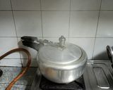 A picture of step 10 of Restaurant Style Rajma Masala.