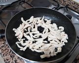 Foto del paso 4 de la receta: Fideos chinos con gambas y pollo