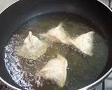 A picture of step 9 of Aloo(potato) samosa.