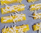 Foto langkah ke 7 dari resep Kastengel cheezy dan crunchy, No mixer, cepat dan mudah banget.