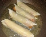 รูปขั้นตอนการทำที่ 3 ของ เกี๊ยวห่อฮอทดอกทอด (Fried dumplings wrapped in hot dogs)