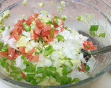Foto del paso 2 de la receta: Huevos rotos con pico de gallo